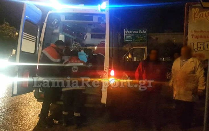Παραλίγο οικογενειακή τραγωδία στη Λαμία: Οχημα παρέσυρε μητέρα και παιδί